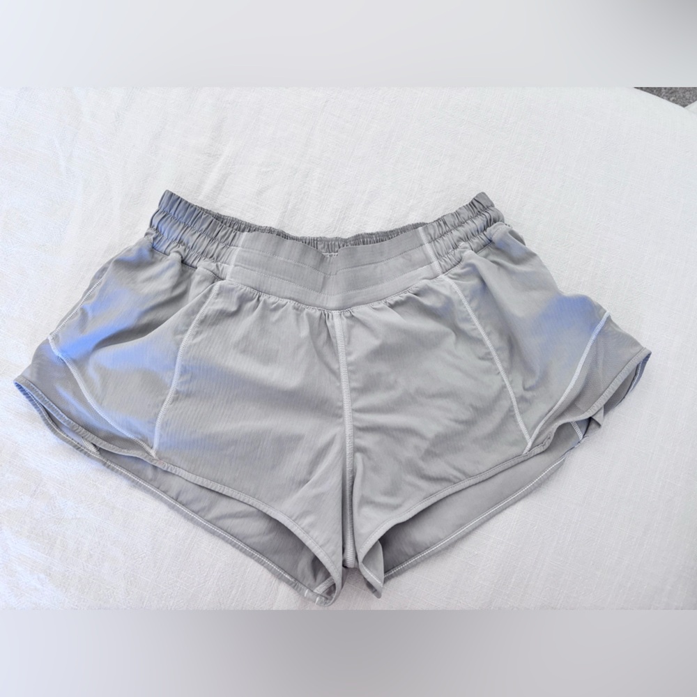 Lululemon Hotty Hot Short II 2.5”